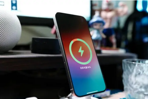 太子河苹果15换屏服务分享用什么充电器给iPhone15充电更好 